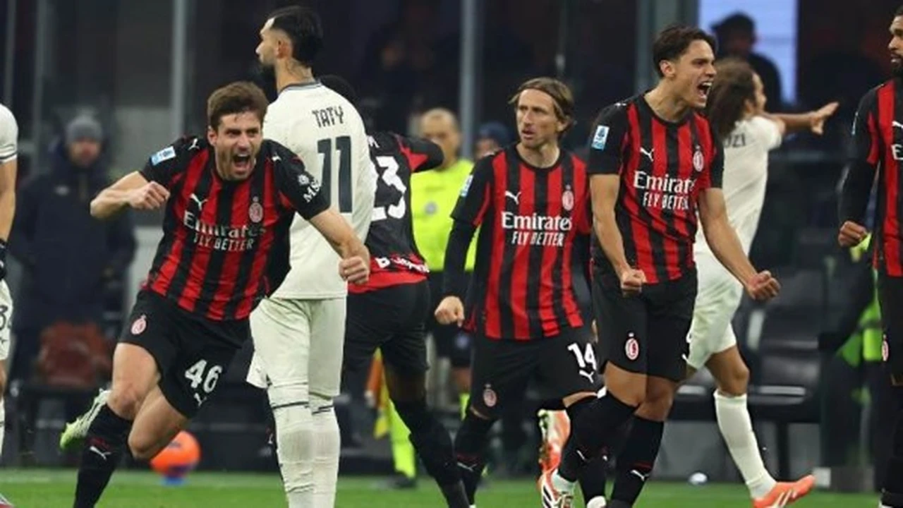 قمة دوري الكالتشيو.. نابولي يلاقي ميلان في رحلة الزحف نحو الصدارة